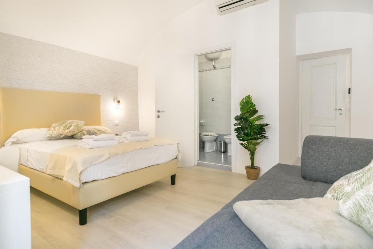 White Candia Guesthouse Рим Экстерьер фото